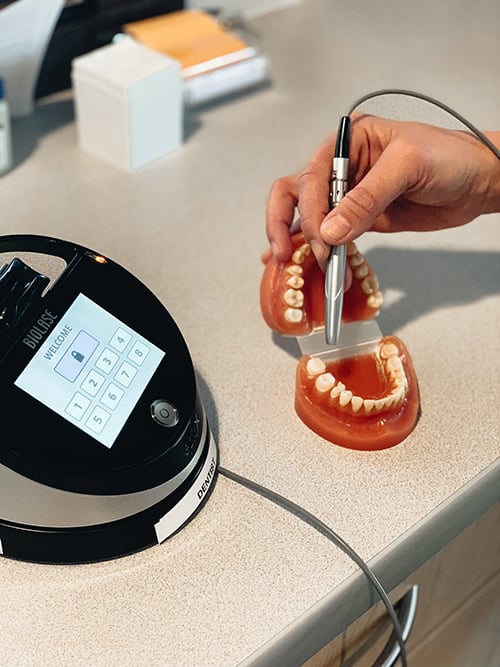 Whitening used on dentures